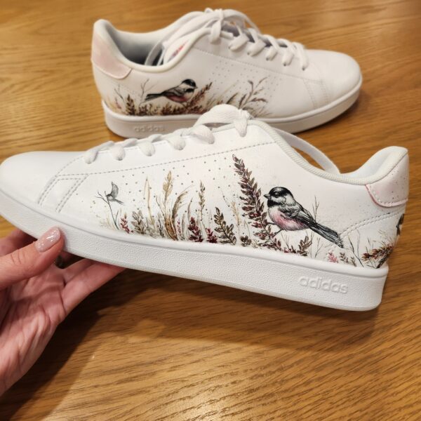 Handbemalte Damen Sneakers (Vogel) – Bild 3